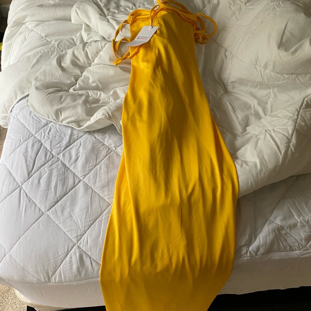 Dress - Picture 3 of 4